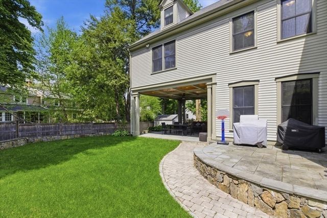 7 Locust Ave, Lexington, MA 02421