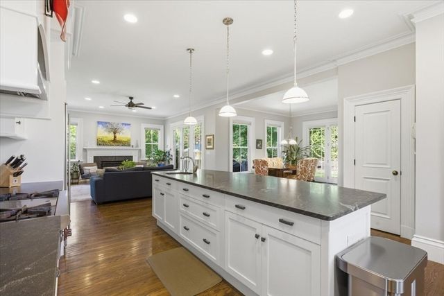 7 Locust Ave, Lexington, MA 02421