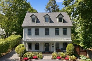 7 Locust Ave, Lexington, MA 02421