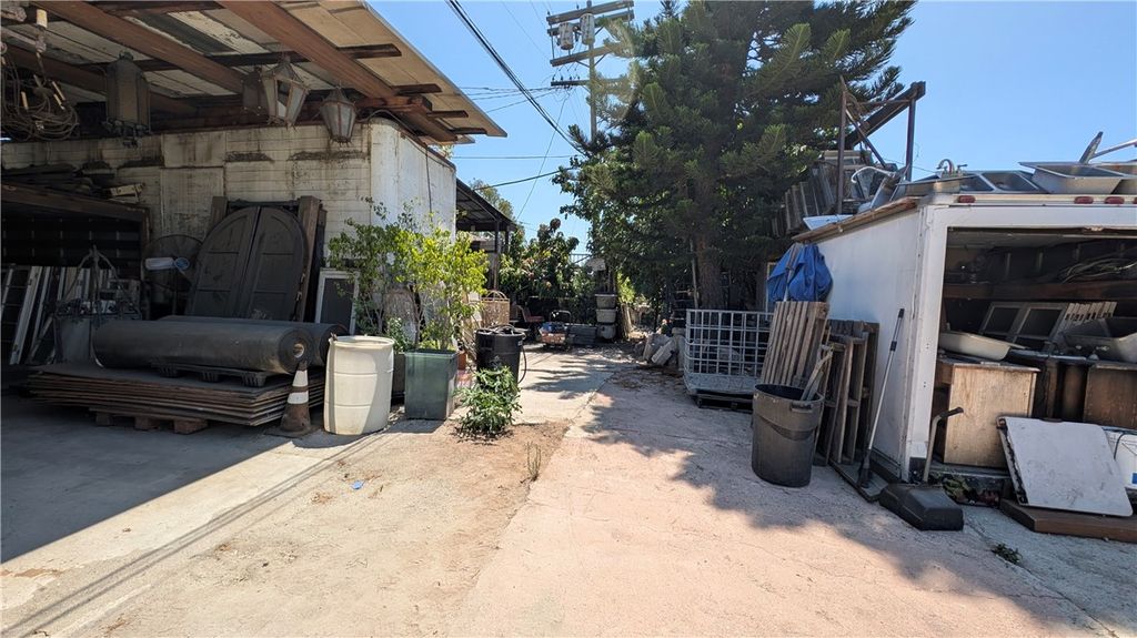 1120 S Boyle, Los Angeles, CA 90023 — photo 5