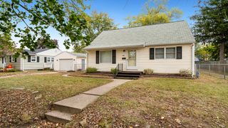 240 W Renrose Avenue, Loves Park, IL 61111