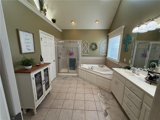 4303 Leighton Court, St Joseph, MO 64506