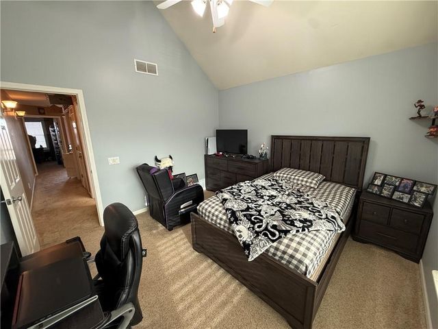 4303 Leighton Court, St Joseph, MO 64506