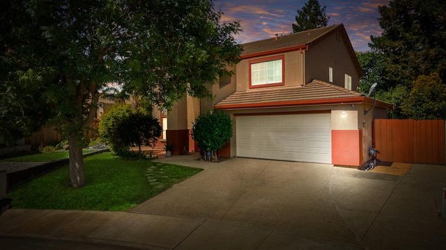 1555 Monterey Ct, Tracy, CA 95376