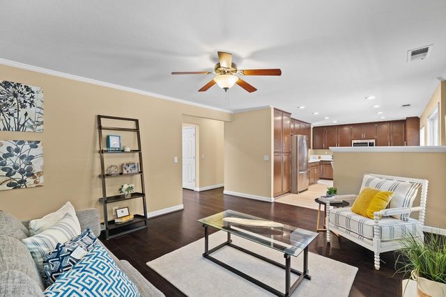 1555 Monterey Ct, Tracy, CA 95376