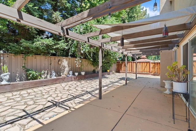 1555 Monterey Ct, Tracy, CA 95376