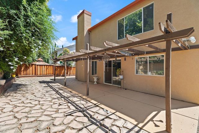1555 Monterey Ct, Tracy, CA 95376