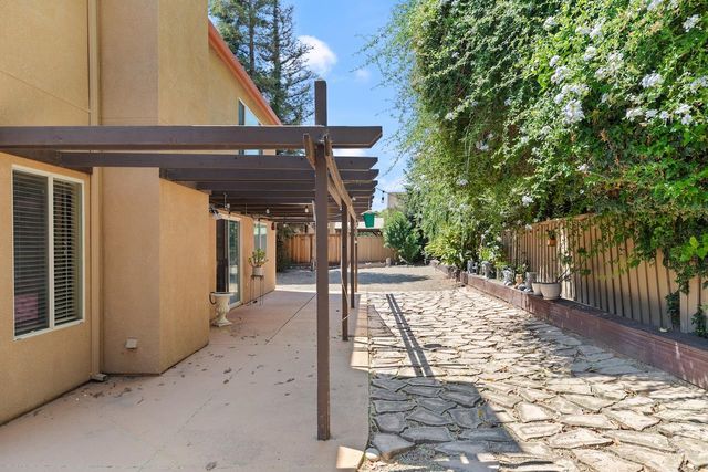 1555 Monterey Ct, Tracy, CA 95376