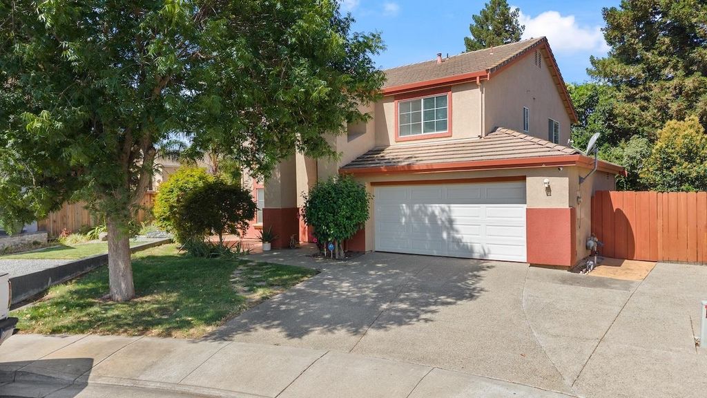 1555 Monterey Ct, Tracy, CA 95376