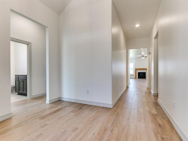 7712 Woods Edge Way, Yukon, OK 73099