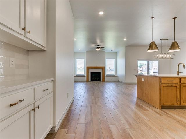 7712 Woods Edge Way, Yukon, OK 73099