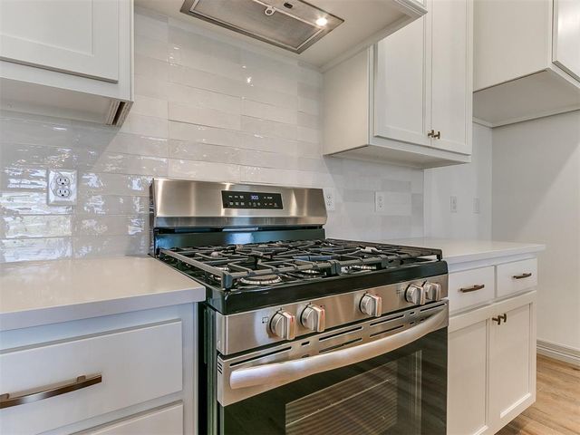 7712 Woods Edge Way, Yukon, OK 73099