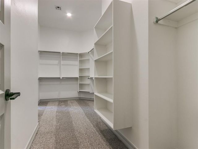 7712 Woods Edge Way, Yukon, OK 73099