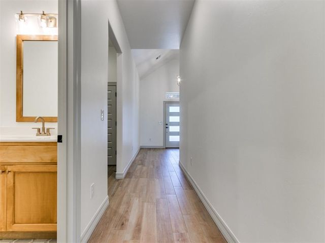 7712 Woods Edge Way, Yukon, OK 73099