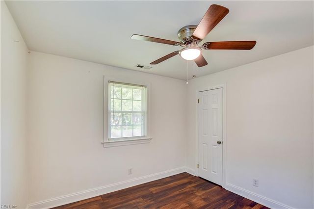 1506 Hawthorne DR, Chesapeake, VA 23325