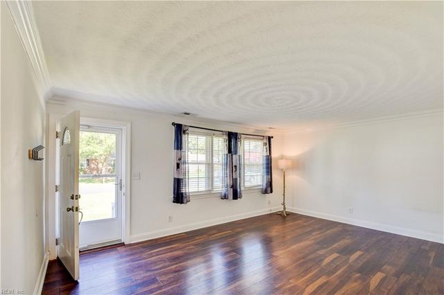 1506 Hawthorne DR, Chesapeake, VA 23325