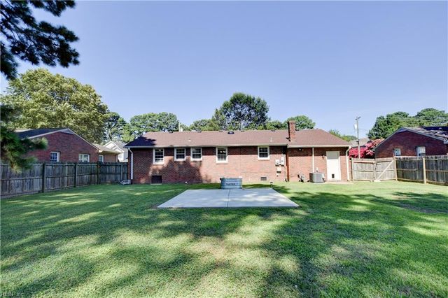 1506 Hawthorne DR, Chesapeake, VA 23325