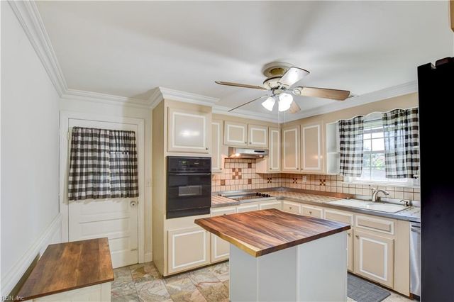 1506 Hawthorne DR, Chesapeake, VA 23325
