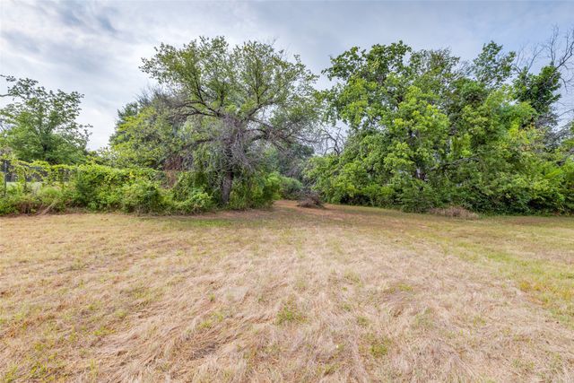 1628 E Broadway Avenue, Fort Worth, TX 76104