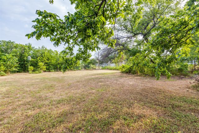 1628 E Broadway Avenue, Fort Worth, TX 76104