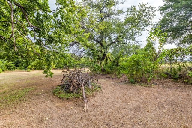 1628 E Broadway Avenue, Fort Worth, TX 76104