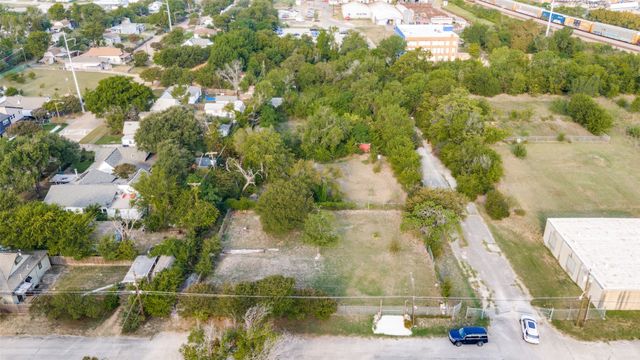 1628 E Broadway Avenue, Fort Worth, TX 76104