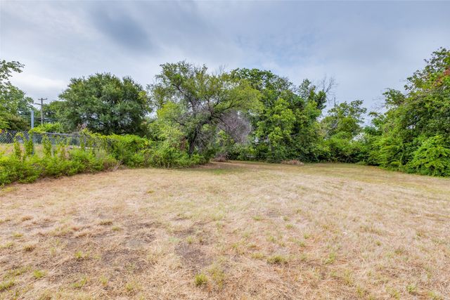 1628 E Broadway Avenue, Fort Worth, TX 76104