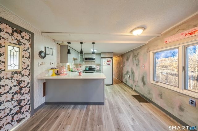 93 Shawnee Road, East Hartford, CT 06118