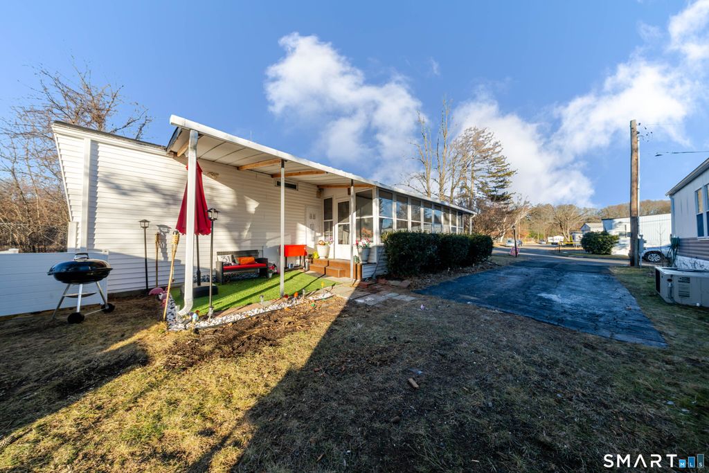 93 Shawnee Road, East Hartford, CT 06118