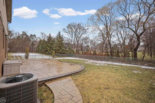 19424 Norway Pine Drive, Macomb Twp, MI 48044