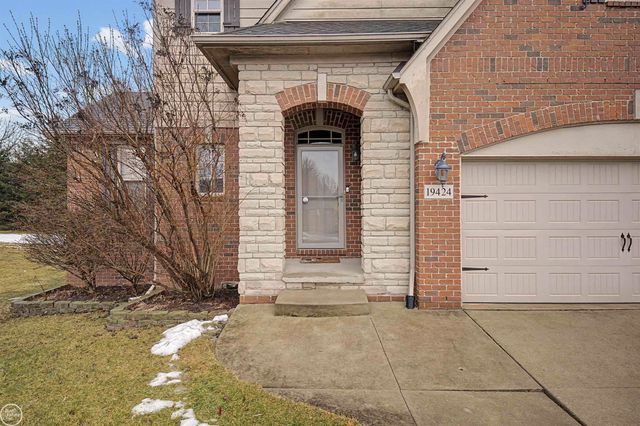 19424 Norway Pine Drive, Macomb Twp, MI 48044