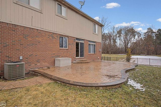 19424 Norway Pine Drive, Macomb Twp, MI 48044
