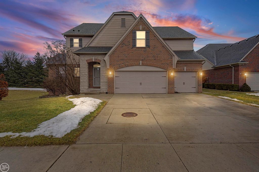 19424 Norway Pine Drive, Macomb Twp, MI 48044