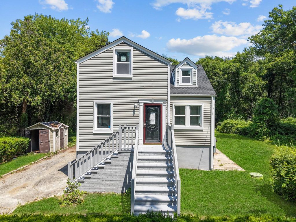 35 Cypress Street, Wyandanch, NY 11798