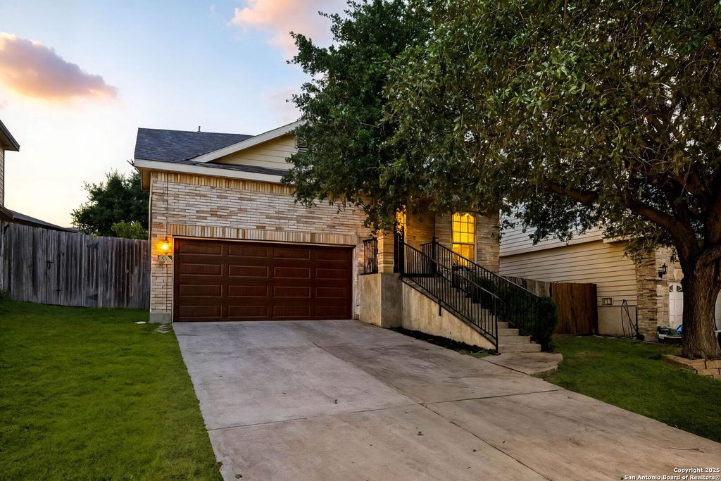10611 Apple Springs, Universal City, TX 78148