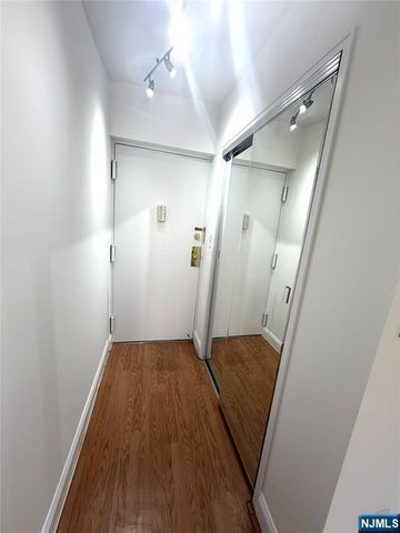 245 Anderson Street 4G, Hackensack, NJ 07601