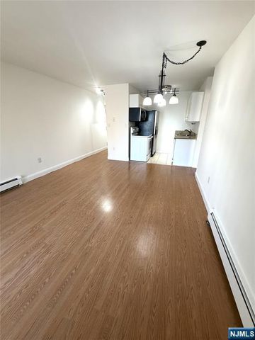 245 Anderson Street 4G, Hackensack, NJ 07601