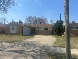 28439 Wexford Drive, Warren, MI 48092