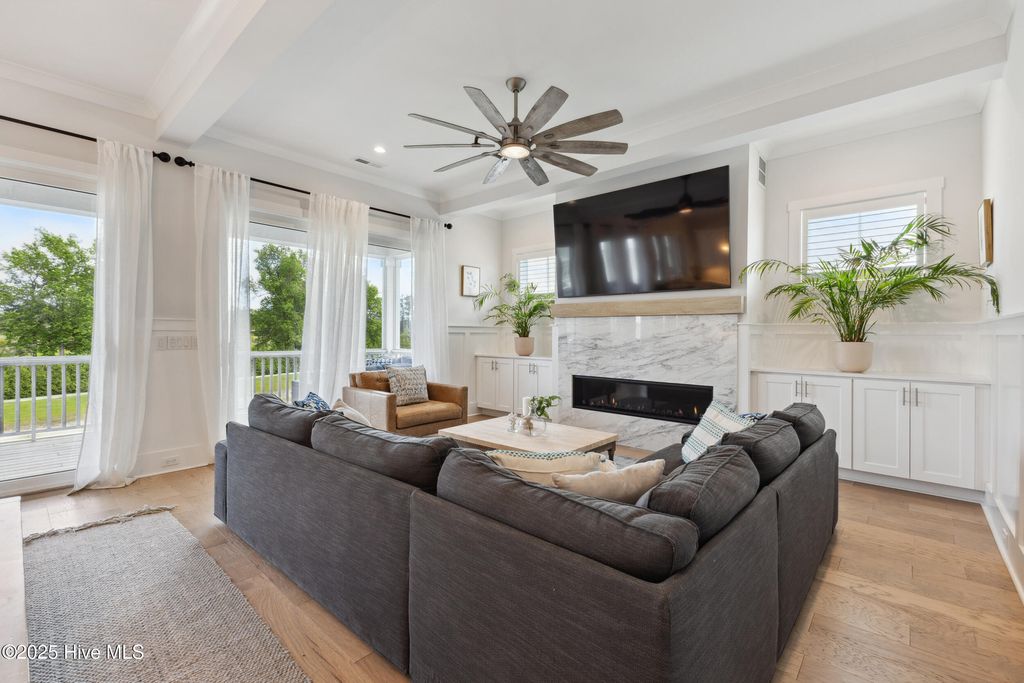 Image 13 of property listing at 729 Waterstone Drive, Wilmington, NC 28411