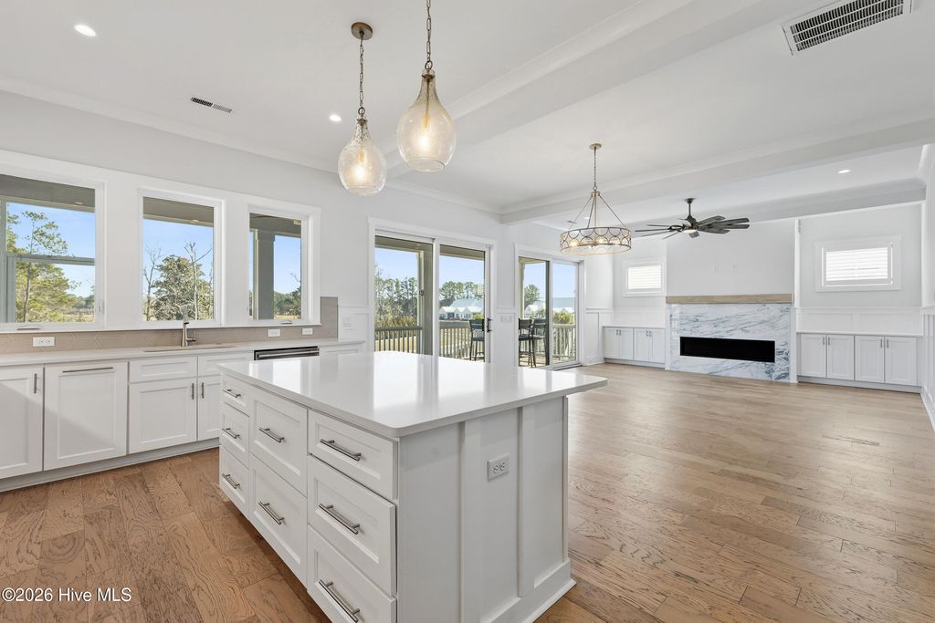 Image 17 of property listing at 729 Waterstone Drive, Wilmington, NC 28411