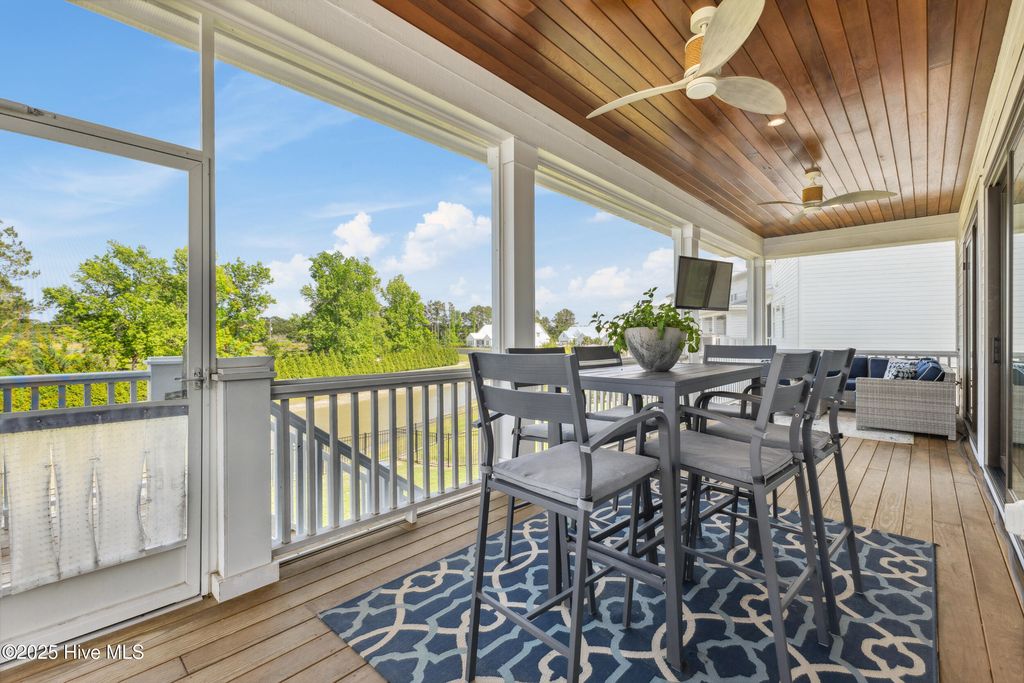 Image 25 of property listing at 729 Waterstone Drive, Wilmington, NC 28411