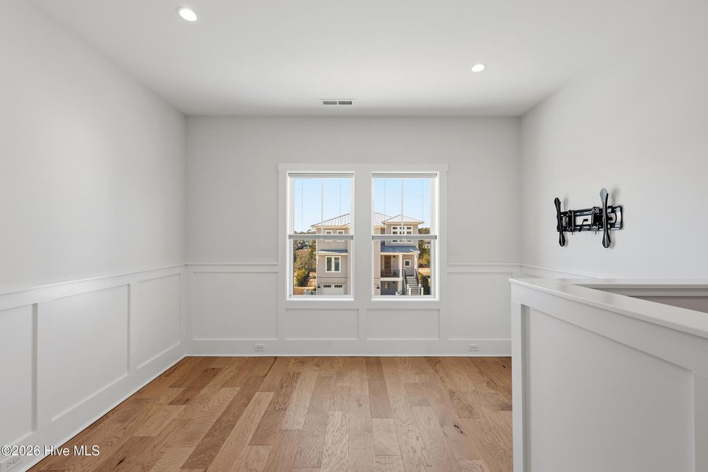 Image 31 of property listing at 729 Waterstone Drive, Wilmington, NC 28411