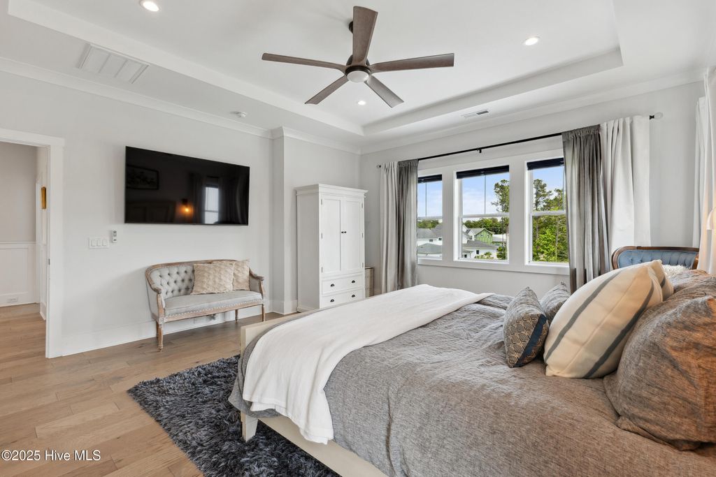 Image 39 of property listing at 729 Waterstone Drive, Wilmington, NC 28411