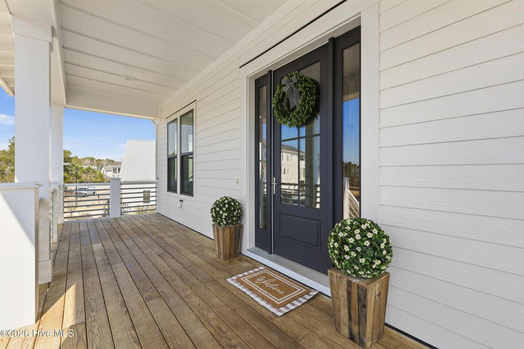 Image 4 of property listing at 729 Waterstone Drive, Wilmington, NC 28411