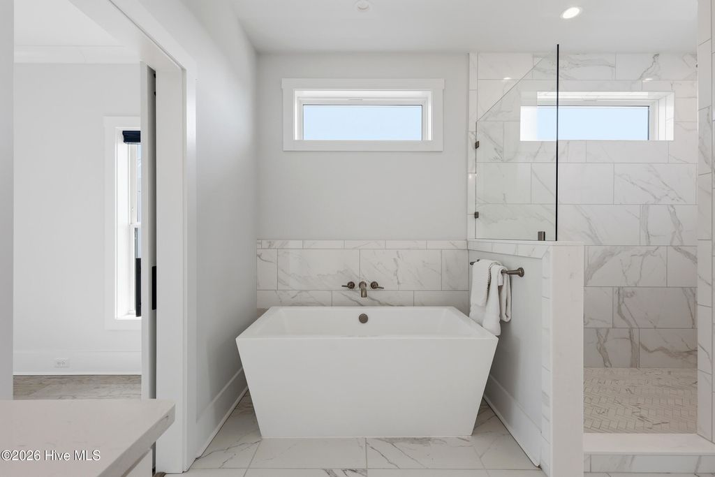 Image 43 of property listing at 729 Waterstone Drive, Wilmington, NC 28411