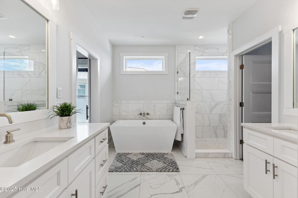 Image 44 of property listing at 729 Waterstone Drive, Wilmington, NC 28411