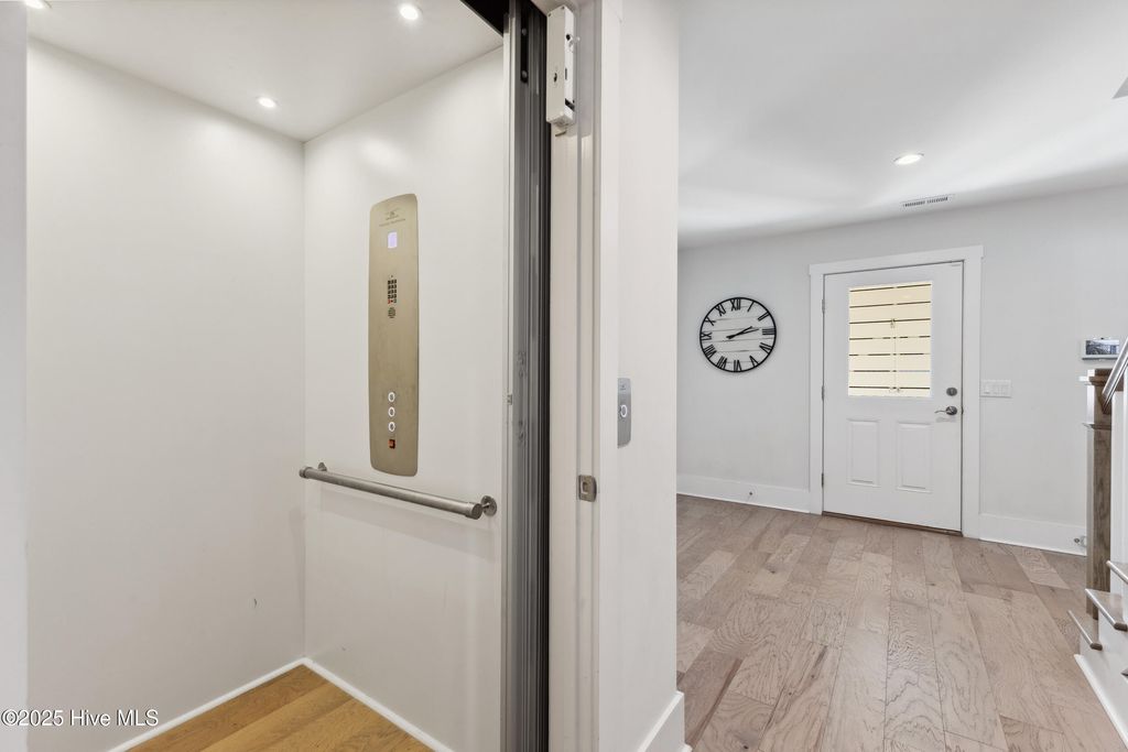 Image 48 of property listing at 729 Waterstone Drive, Wilmington, NC 28411