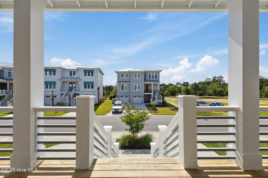 Image 6 of property listing at 729 Waterstone Drive, Wilmington, NC 28411