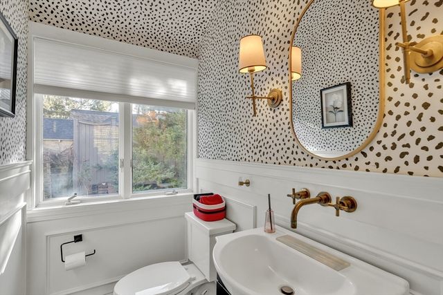 33 Avon Road, Wellesley, MA 02482