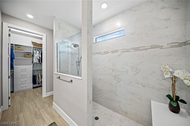 9681 Everglades DR, Naples, FL 34120